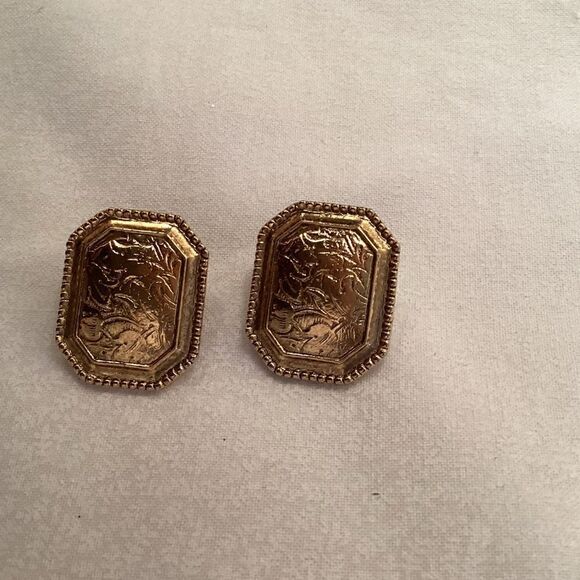 Milgrain Beaded Engraved Goldtone Earrings - Picture 1 of 6